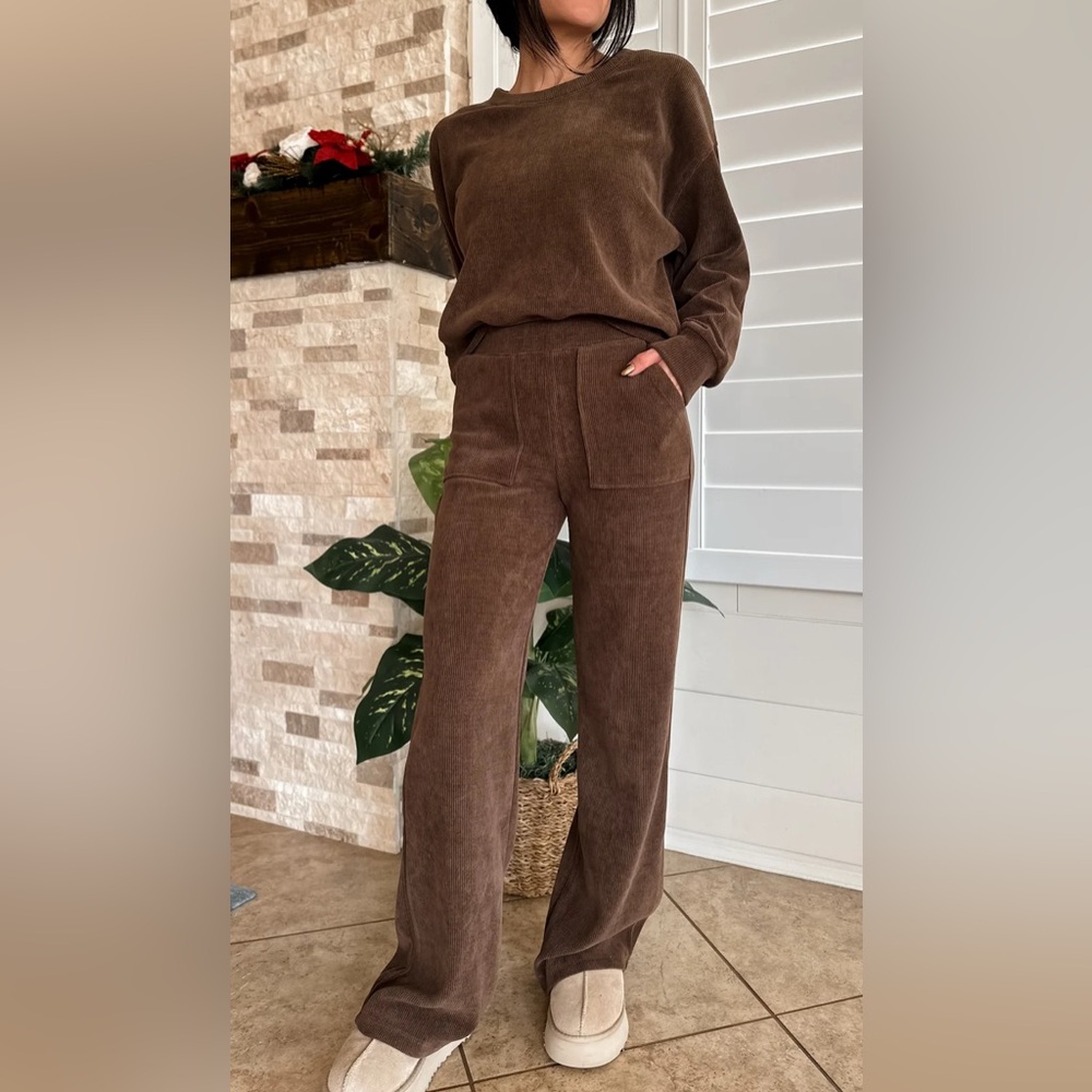 YELETE RIBBED COCOA LOUNGE SET (L); crew neck long sleeve top w/ wide leg pant